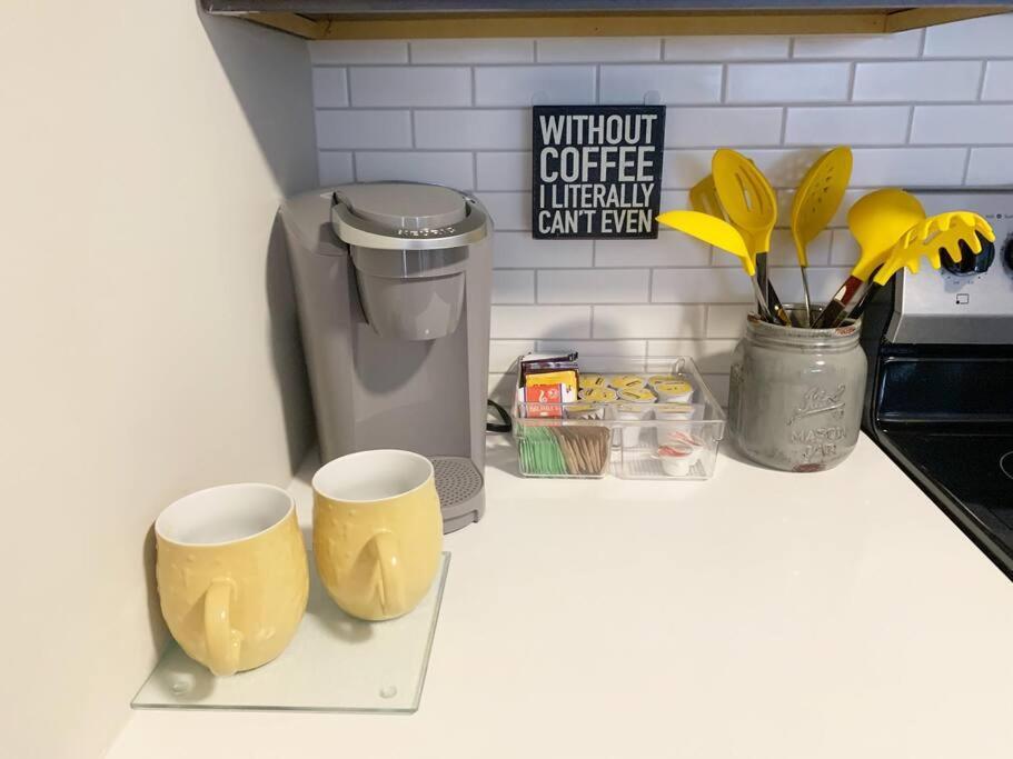 Beautiful 2Br Apt/Ewr Airport/King /Free Parking Newark Bagian luar foto