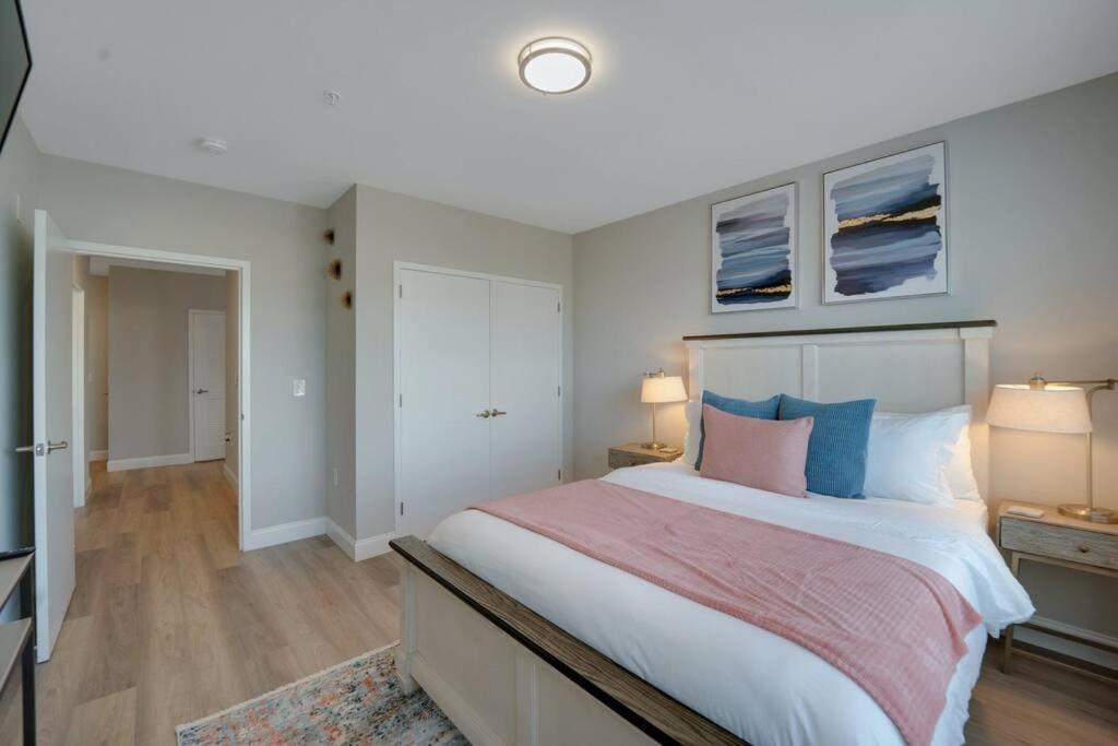 Beautiful 2Br Apt/Ewr Airport/King /Free Parking Newark Bagian luar foto