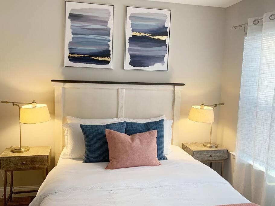 Beautiful 2Br Apt/Ewr Airport/King /Free Parking Newark Bagian luar foto